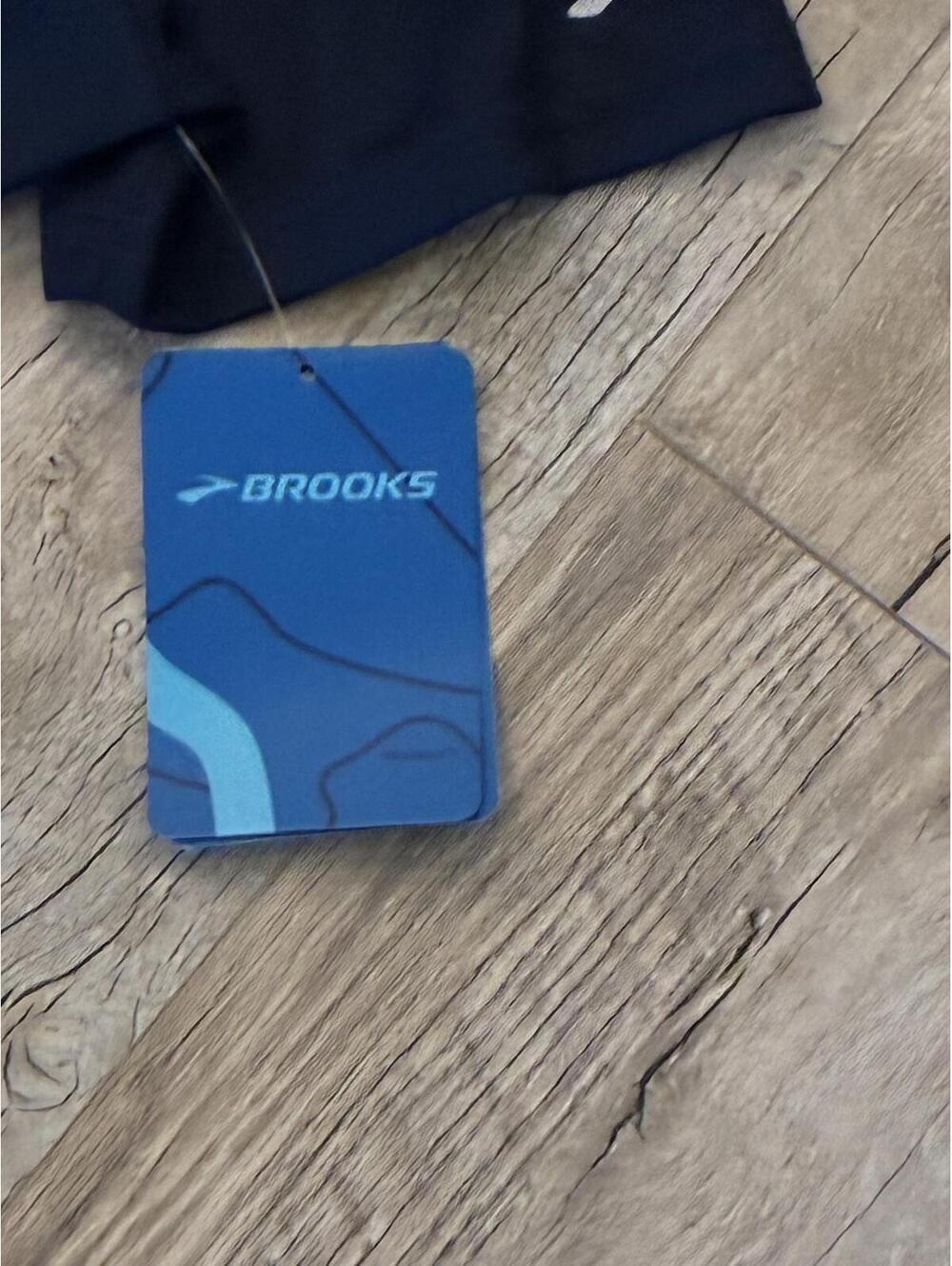Brand New Women's Brooks Podium SS Shirt Navy Shirt Large - Picture 4 of 5